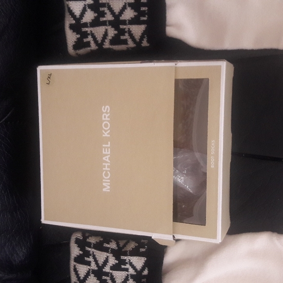 Michael Kors Boot Socks - Picture 2 of 4